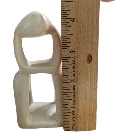 Handcarved Kisii Ware
Soapstone Kissing Hugging
Figures Figurine made in Kenya - Picture 6 of 9